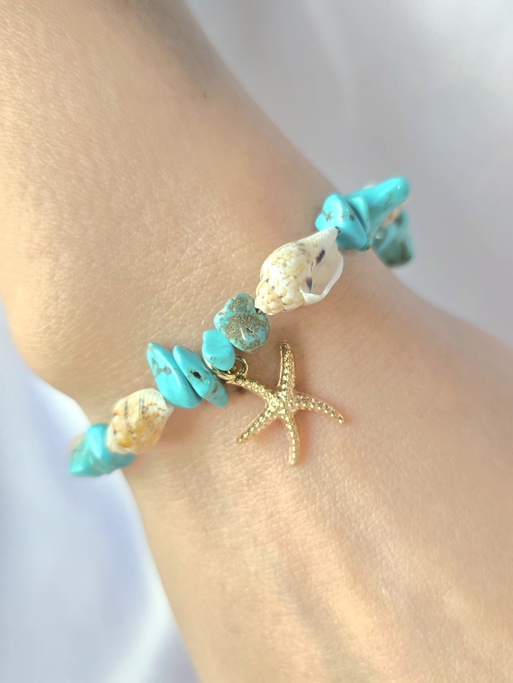 Turquoise‎ & Natural Shell Bead Bracelet w/ Gold Starfish Charm - Women Jewelry